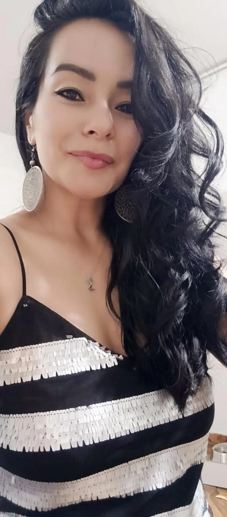 victoriafadull full body picture showing off her stunning beauty